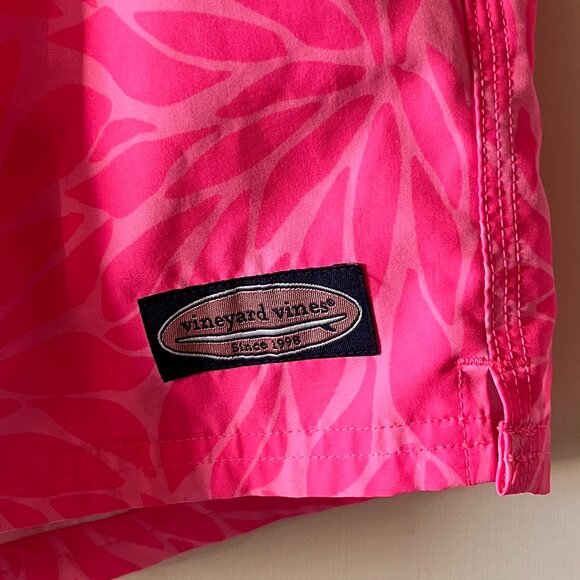 Vineyard Vines Men’s Coral Swim Trunks Size Small - Picture 2 of 7